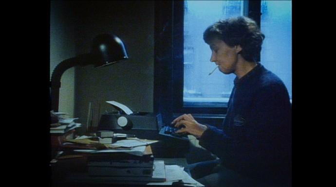 Christine Nöstlinger an der Schreibmaschine